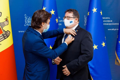 Peter Michalko a fost decorat de catre MAEIE cu medalia „Meritul diplomatic” - FOTO Peter Michalko a fost decorat de catre MAEIE cu medalia „Meritul diplomatic” - FOTO