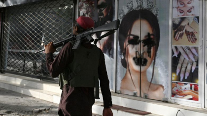 Cum s-a schimbat viata femeilor din Kabul sub ocupatia talibana? Sperantele unei tinere jurnaliste si ce vand acum magazinele Cum s-a schimbat viata femeilor din Kabul sub ocupatia talibana? Sperantele unei tinere jurnaliste si ce vand acum magazinele