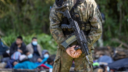 O femeie blocata la granita dintre Polonia si Belarus este in pragul mortii: „Va muri in fata copiilor ei daca nu e ajutata”
