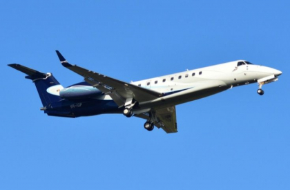 Ultima ora. Cu intarziere din cauza cetii, Klaus Iohannis a ajuns la Chisinau. Cu ce avion a aterizat presedintele Romaniei - FOTO