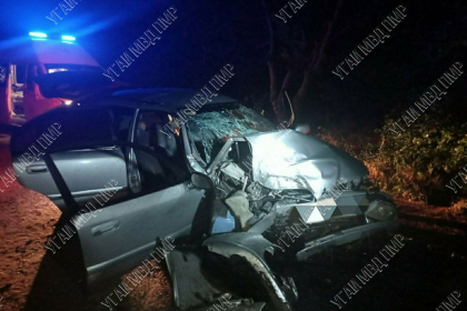 Un tanar a decedat, dupa ce masina in care se afla a intrat intr-un copac, in stanga Nistrului - FOTO Un tanar a decedat, dupa ce masina in care se afla a intrat intr-un copac, in stanga Nistrului - FOTO