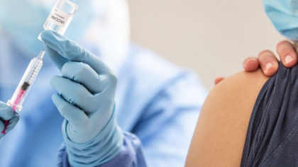 Polonia este al saselea stat care va vaccina cu a treia doza anti-Covid persoanele cu sistem imunitar slabit