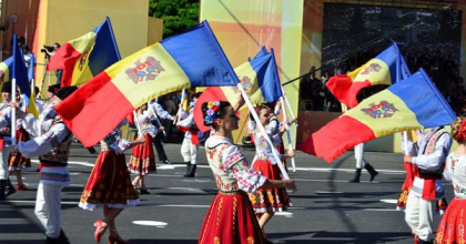 Cu o liturghie, depuneri de flori si cateva activitati festive. Mai multe evenimente dedicate Zilei Limbii Romane - amanate
Cu o liturghie, depuneri de flori si cateva activitati festive. Mai multe evenimente dedicate Zilei Limbii Romane - amanate