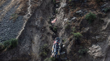 Accident grav in Peru: Cel putin 32 de morti dupa ce un autobuz a cazut intr-o prapastie - FOTO Accident grav in Peru: Cel putin 32 de morti dupa ce un autobuz a cazut intr-o prapastie - FOTO