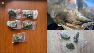 Vindea droguri in capitala. Momentul in care un barbat a fost retinut - VIDEO Vindea droguri in capitala. Momentul in care un barbat a fost retinut - VIDEO