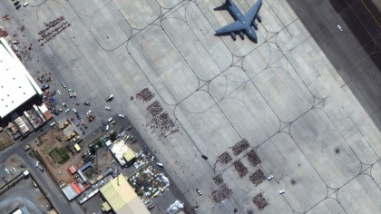 Aeroportul din Kabul, redeschis pentru primirea de ajutoare. In curand vor opera si zboruri civile Aeroportul din Kabul, redeschis pentru primirea de ajutoare. In curand vor opera si zboruri civile