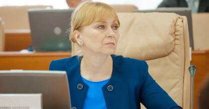 Ala Nemerenco, dupa o calatorie cu troleibuzul prin Chisinau: "Lucrurile stau mult mai rau decat se poate, cand e vorba de responsabili sau functionari" Ala Nemerenco, dupa o calatorie cu troleibuzul prin Chisinau: "Lucrurile stau mult mai rau decat se poate, cand e vorba de responsabili sau functionari"