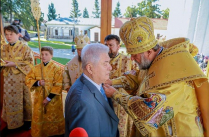 Vladimir Voronin a primit un ordin bisericesc din partea Mitropolitului Vladimir - FOTO Vladimir Voronin a primit un ordin bisericesc din partea Mitropolitului Vladimir - FOTO