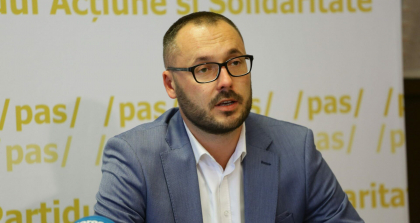 Sergiu Litvinenco, despre propunerile procurorului general cu privire la anularea imunitatii demnitarilor: "Imi aduce aminte de modul de comunicare a unui fugar" Sergiu Litvinenco, despre propunerile procurorului general cu privire la anularea imunitatii demnitarilor: "Imi aduce aminte de modul de comunicare a unui fugar"