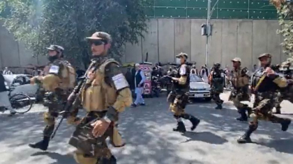  Haos pe strazile din Kabul. Talibanii au deschis focul pentru a impiedica un protest: „Au tras timp de 10 minute non-stop”
