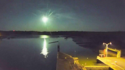 Imagini spectaculoase. Locul in care un meteorit impresionant a transformat noaptea in zi - VIDEO Imagini spectaculoase. Locul in care un meteorit impresionant a transformat noaptea in zi - VIDEO