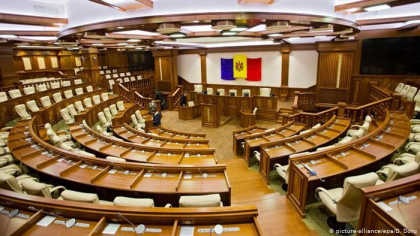 Ce proiecte de legi urmeaza sa fie discutate la prima sedinta a Parlamentului din sesiunea de toamna. Proiecte de legi, excluse din 2013, 2015 si 2018 - pe ordinea de zi / DOC