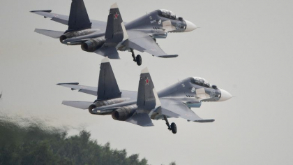 Rusia a trimis in Belarus avioane militare Suhoi pentru patrularea „frontierelor celor doua tari” Rusia a trimis in Belarus avioane militare Suhoi pentru patrularea „frontierelor celor doua tari”