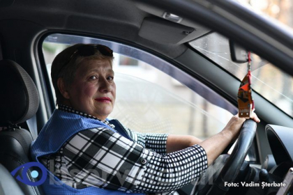 Tanti Nina – taximetrista pensionara din Soroca - VIDEO Tanti Nina – taximetrista pensionara din Soroca - VIDEO