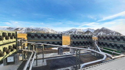 Cea mai mare uzina din lume care absoarbe CO2 din atmosfera si il transforma in piatra a fost deschisa in Islanda Cea mai mare uzina din lume care absoarbe CO2 din atmosfera si il transforma in piatra a fost deschisa in Islanda