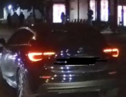 Lege, dar nu pentru el! Momentul in care o masina a apasat pedala de acceleratie si a trecut pe rosu, provocand o situatie de accident - VIDEO Lege, dar nu pentru el! Momentul in care o masina a apasat pedala de acceleratie si a trecut pe rosu, provocand o situatie de accident - VIDEO