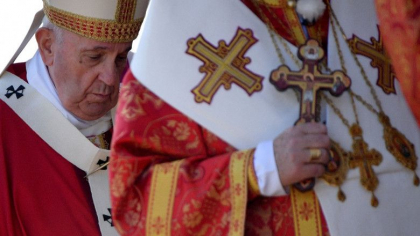 Papa Francisc spune ca religia nu trebuie exploatata in scopuri politice. „Crucea nu este un steag pe care sa-l fluturam” Papa Francisc spune ca religia nu trebuie exploatata in scopuri politice. „Crucea nu este un steag pe care sa-l fluturam”