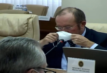 Moment jenant la sedinta Guvernului. "Domnul Gherciu, cu masca va rog!" Natalia Gavrilita i-a facut observatie unui ministru. Reactia imediata a acestuia - VIDEO Moment jenant la sedinta Guvernului. "Domnul Gherciu, cu masca va rog!" Natalia Gavrilita i-a facut observatie unui ministru. Reactia imediata a acestuia - VIDEO