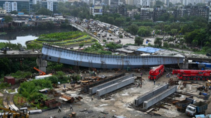 Pod in constructie prabusit in Mumbai, intr-o zona cu cladiri de afaceri - FOTO Pod in constructie prabusit in Mumbai, intr-o zona cu cladiri de afaceri - FOTO