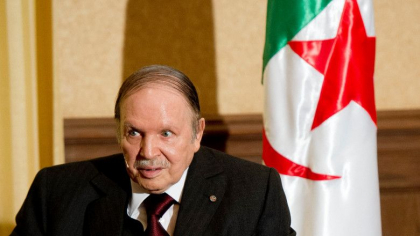 Abdelaziz Bouteflika, fostul presedinte algerian, a murit la varsta de 84 de ani. In tinerete l-a antrenat pe Nelson Mandela Abdelaziz Bouteflika, fostul presedinte algerian, a murit la varsta de 84 de ani. In tinerete l-a antrenat pe Nelson Mandela