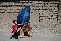 Colegiile si liceele s-au redeschis in Afganistan numai pentru baieti Colegiile si liceele s-au redeschis in Afganistan numai pentru baieti