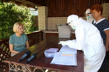 Alegeri in Gagauzia. Irina Vlah a votat de acasa: "Fac apel la toti locuitorii Gagauziei sa voteze oameni competenti, onesti si constructivi" - FOTO Alegeri in Gagauzia. Irina Vlah a votat de acasa: "Fac apel la toti locuitorii Gagauziei sa voteze oameni competenti, onesti si constructivi" - FOTO