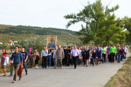 In plina pandemie, Mitropolia cheama oamenii sa participe la Pelerinajul Tinerilor In plina pandemie, Mitropolia cheama oamenii sa participe la Pelerinajul Tinerilor