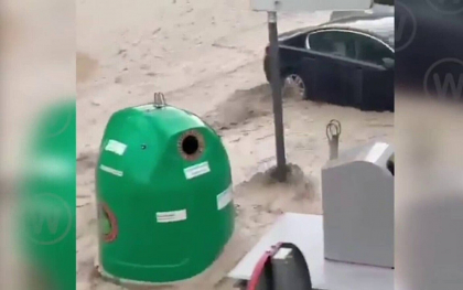 Precipitatii record in doar cateva ore si inundatii vijelioase care iau masini, in sudul Spaniei Precipitatii record in doar cateva ore si inundatii vijelioase care iau masini, in sudul Spaniei