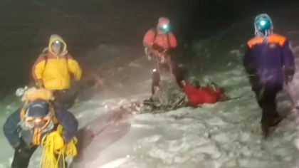 Cinci alpinisti rusi au murit dupa ce au fost prinsi de o furtuna de zapada pe Muntele Elbrus din Rusia Cinci alpinisti rusi au murit dupa ce au fost prinsi de o furtuna de zapada pe Muntele Elbrus din Rusia