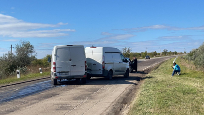 Accident pe un drum aflat in reparatie la Singerei. Trei masini - avariate - FOTO