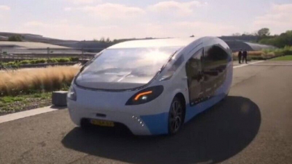 A aparut prima rulota alimentata in totalitate cu energie solara. Poate atinge peste100 km/h - VIDEO