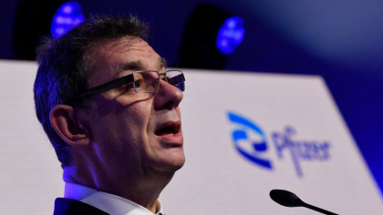 Seful Pfizer: „Intr-un an cred ca vom reveni la viata normala”
