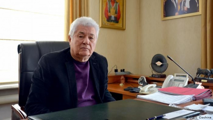 Vladimir Voronin este in doliu. A avut trei inmormantari intr-o saptamana: "Acolo e conveier, dar noi aici „lea-lea-lea” Vladimir Voronin este in doliu. A avut trei inmormantari intr-o saptamana: "Acolo e conveier, dar noi aici „lea-lea-lea”