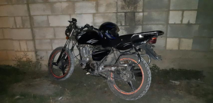 Un minor - transportat la spital, dupa ce a pierdut controlul ghidonului si s-a inversat cu motocicleta - FOTO Un minor - transportat la spital, dupa ce a pierdut controlul ghidonului si s-a inversat cu motocicleta - FOTO