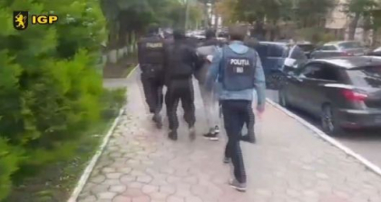 Trei barbati - retinuti, dupa ce au furat materiale de constructie si utilaje de peste 400 000 de lei. Ce risca acestia - VIDEO