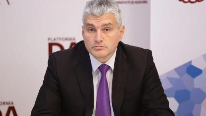 Alexandru Slusari: "Am fost si sunt pentru demisia lui Stoianoglo, dar maschi-show de aseara foarte mult imi amintesc perioada lui Plahotniuc" Alexandru Slusari: "Am fost si sunt pentru demisia lui Stoianoglo, dar maschi-show de aseara foarte mult imi amintesc perioada lui Plahotniuc"