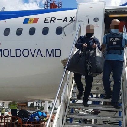 Un moldovean, dat in cautare internationala de cinci ani - extradat din Federatia Rusa. Ce infractiune a savarsit - FOTO