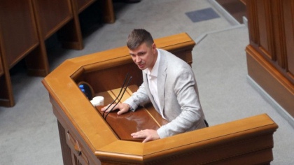Deputat ucrainean, gasit mort intr-un taxi. Anton Poliakov era implicat intr-o ancheta de coruptie din Armata Deputat ucrainean, gasit mort intr-un taxi. Anton Poliakov era implicat intr-o ancheta de coruptie din Armata