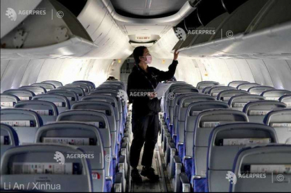 Evacuare de urgenta a pasagerilor unui avion pe un aeroport din New York ca urmare a comportamentului unui pasager Evacuare de urgenta a pasagerilor unui avion pe un aeroport din New York ca urmare a comportamentului unui pasager