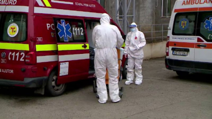 Situatie disperata la Iasi. Bolnavii COVID nu au voie sa iasa din ambulante si isi fac nevoile in saci de plastic