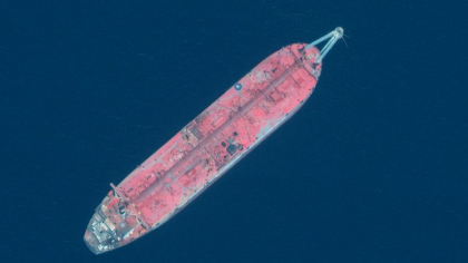 Un petrolier abandonat in Marea Rosie de 4 ani cu o cantitate uriasa de petrol la bord ar putea lasa milioane de oameni fara apa Un petrolier abandonat in Marea Rosie de 4 ani cu o cantitate uriasa de petrol la bord ar putea lasa milioane de oameni fara apa