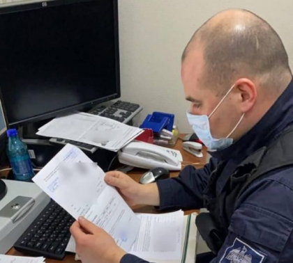 Se aflau in doua locuri, in acelasi timp: un tata si fiul sau s-au vaccinat in Moldova, in timp ce se aflau peste hotare Se aflau in doua locuri, in acelasi timp: un tata si fiul sau s-au vaccinat in Moldova, in timp ce se aflau peste hotare
