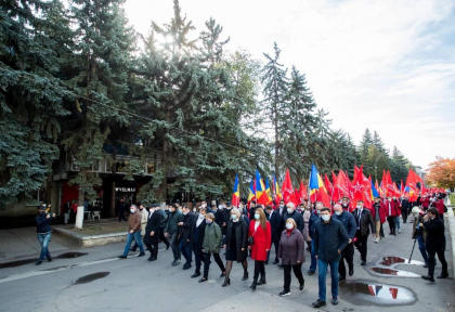 Candidatul socialistilor s-a lansat in campania electorala pentru alegerile de la Balti. Alexandru Nesterovschi a fost sustinut printr-un miting - FOTO Candidatul socialistilor s-a lansat in campania electorala pentru alegerile de la Balti. Alexandru Nesterovschi a fost sustinut printr-un miting - FOTO
