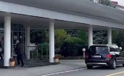 Vladimir Voronin - surprins la aeroport in timp ce pleca la sanatoriu -  Jurnal TV