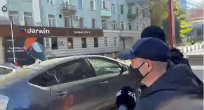 Ultima ora. Valeriu Cojocaru - adus la PCCOCS insotit de mascati - VIDEO Ultima ora. Valeriu Cojocaru - adus la PCCOCS insotit de mascati - VIDEO