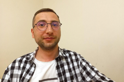 Belarusul care a dezvaluit presei violurile si torturile din inchisorile rusesti cere azil in Franta