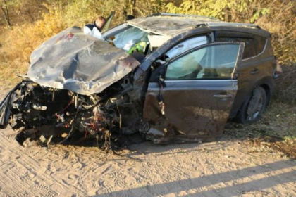 Accident tragic la Soroca. Un minor a decedat pe loc, dupa ce a intrat cu masina intr-un copac. In automobil se mai aflau doi adolescenti - FOTO