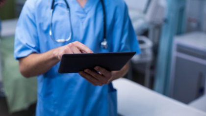 Un asistent medical a ucis patru pacienti injectandu-le aer in artere Un asistent medical a ucis patru pacienti injectandu-le aer in artere