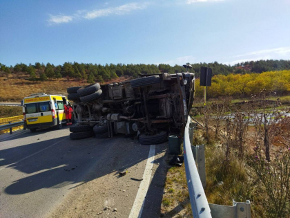 Un barbat a murit, iar o minora a fost transportata de urgenta la spital, in urma unui accident la Floresti - FOTO
