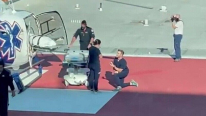 Poveste de iubire in pademie. Doi asistenti medicali s-au indragostit in prima linie a luptei anti-Covid Poveste de iubire in pademie. Doi asistenti medicali s-au indragostit in prima linie a luptei anti-Covid